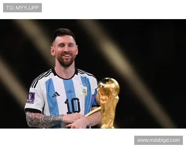 梅西读秒吊射击中横梁 詹俊盛赞：这就是超能力！(1)